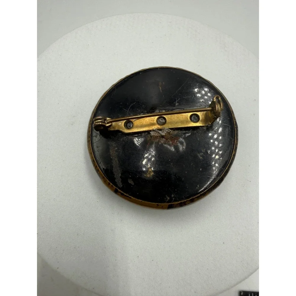 Vintage Ornate Round Brooch‎ Purple Faceted Glass Stone Antiqued Brass Tone 1.5